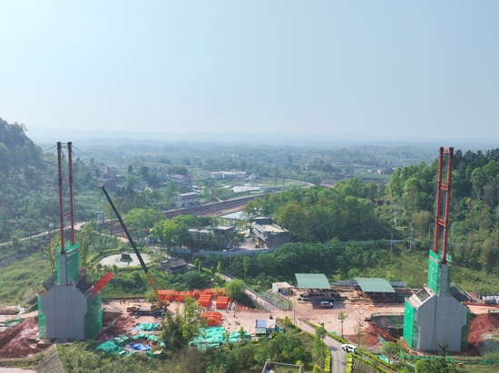 马耳岩渡槽首节钢拱架安装(谭辉摄) (2).JPG